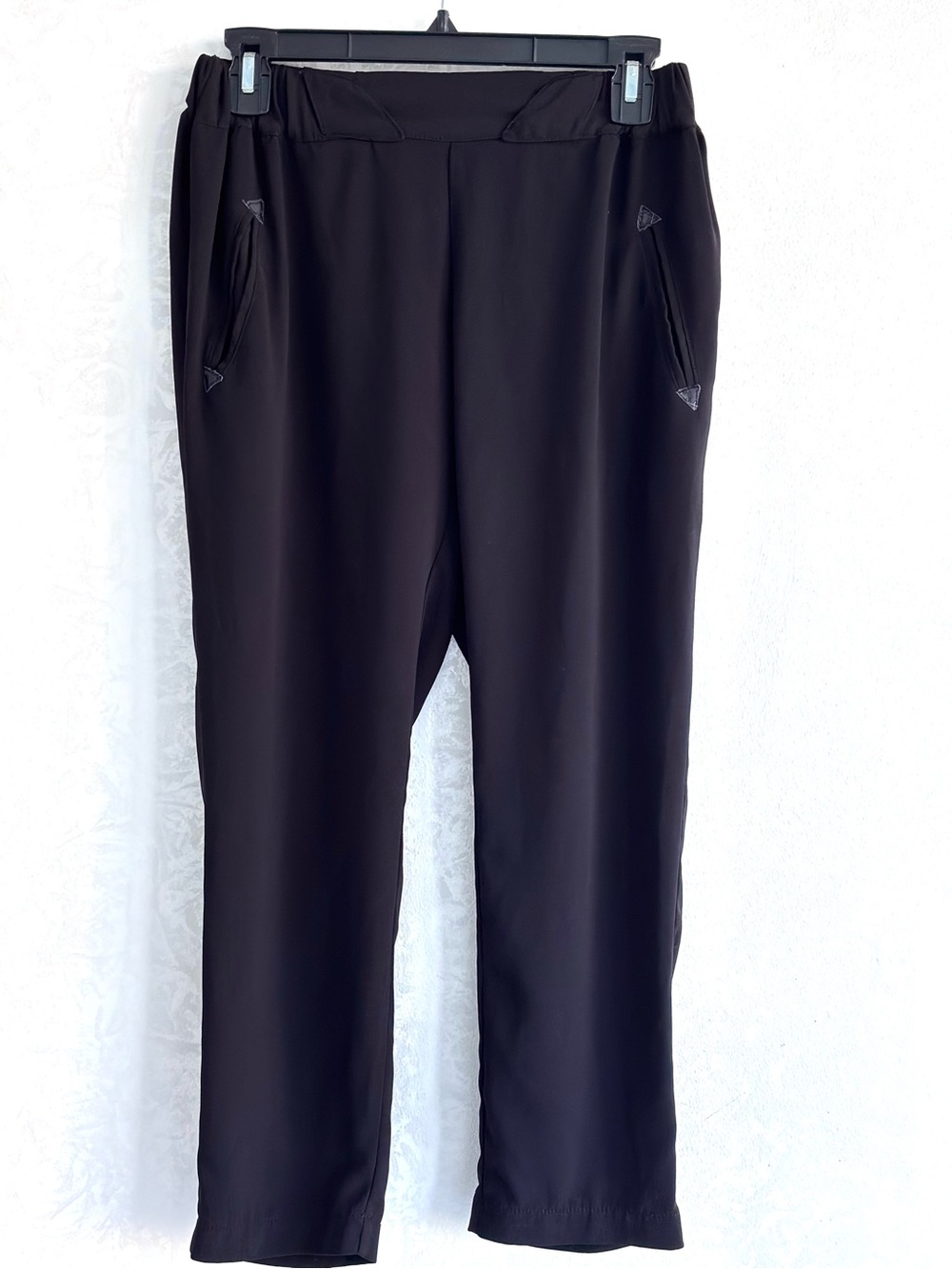 Guess black Elastic waist pull-on pants with pockets Size S